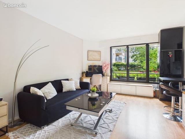 Studio 1 pièce 33 m²