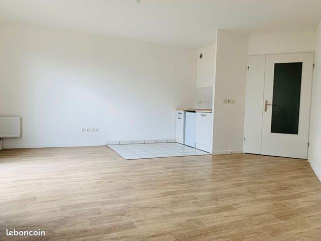 Studio 1 pièce 33 m²