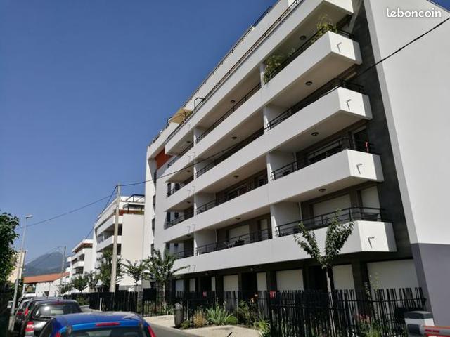 Studio 1 pièce 33 m²