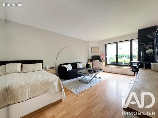 Studio 1 pièce 33 m²