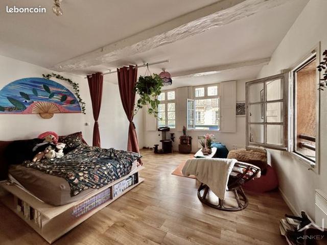 Studio 1 pièce 33 m²