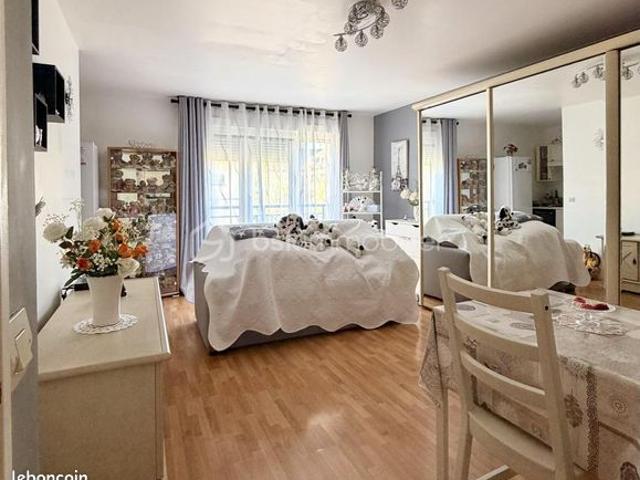 Studio 1 pièce 33 m²