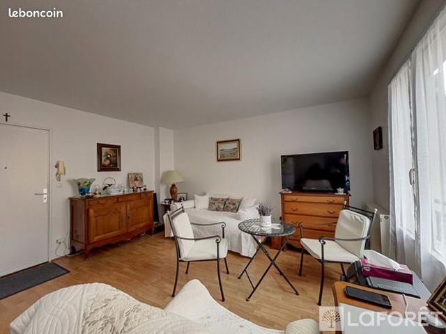 Studio 1 pièce 33 m²