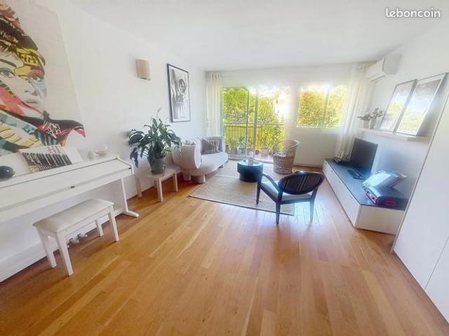 Studio 1 pièce 33 m²