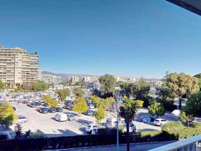 Studio 1 pièce 33 m²