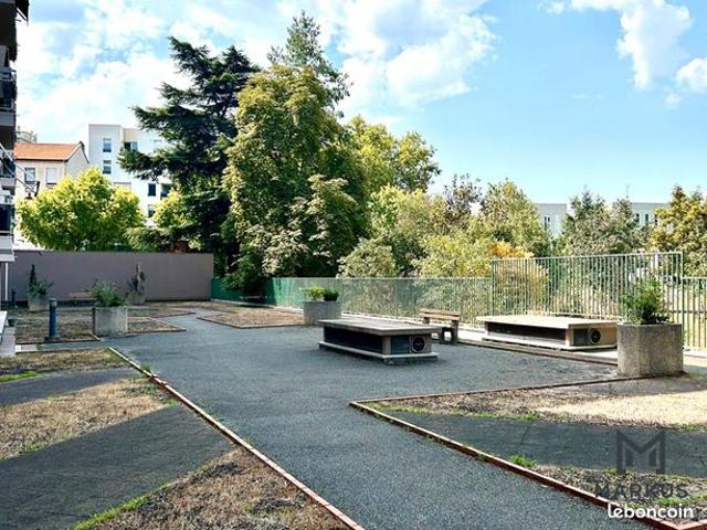 Studio 1 pièce 33 m²