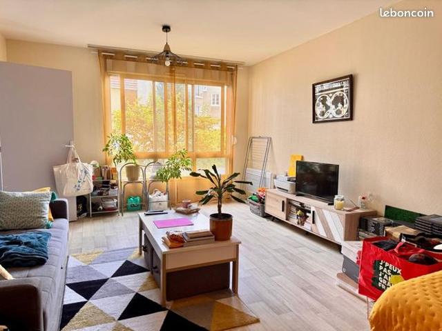 Studio 1 pièce 33 m²