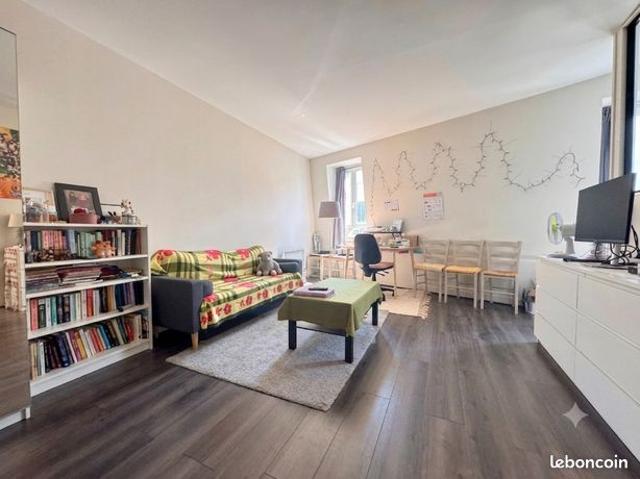 Studio 1 pièce 33 m²