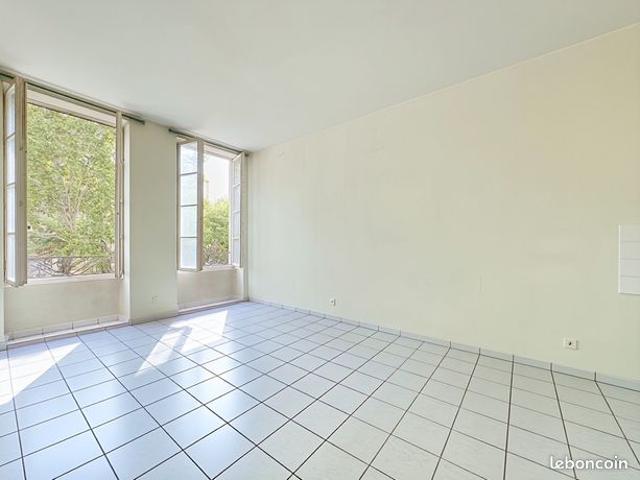 Studio 1 pièce 33 m²