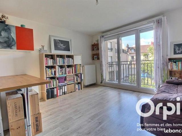 Studio 1 pièce 30 m²