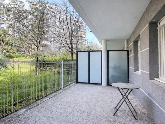 Studio 1 pièce 30 m²