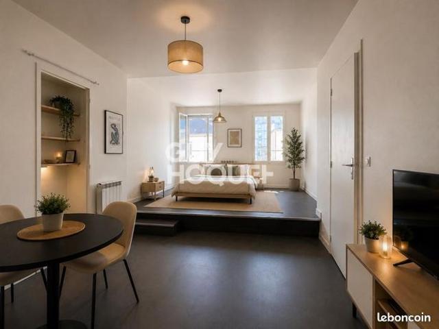 Studio 1 pièce 30 m²