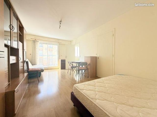 Studio 1 pièce 30 m²