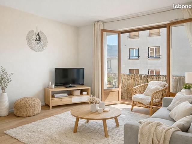 Studio 1 pièce 30 m²