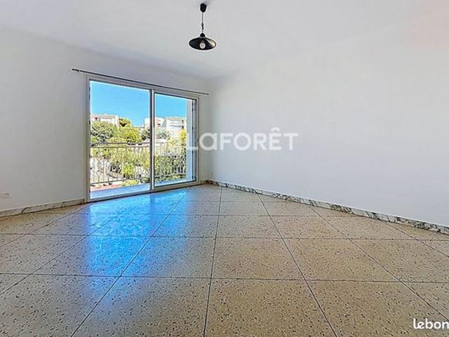 Studio 1 pièce 30 m²