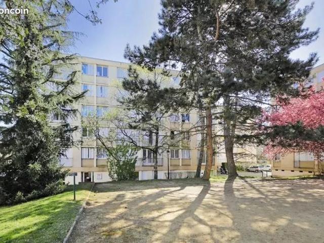 Studio 1 pièce 30 m²