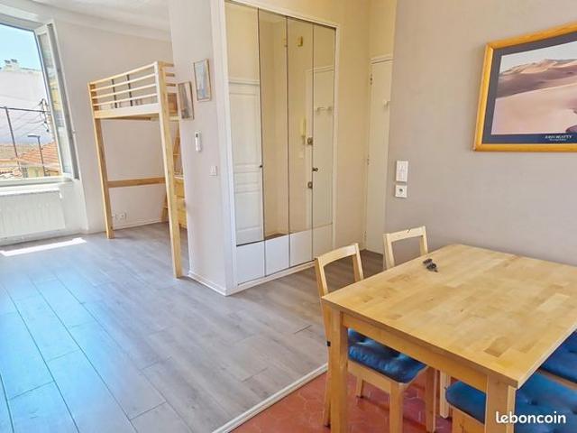 Studio 1 pièce 30 m²