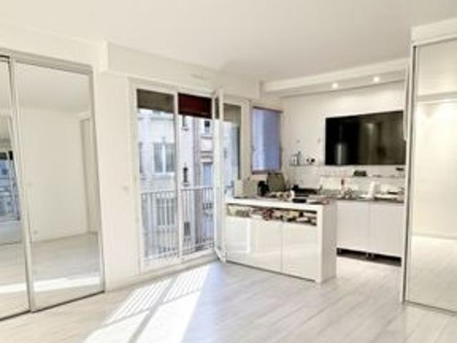 Studio 1 pièce 30 m²