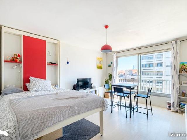 Studio 1 pièce 30 m²