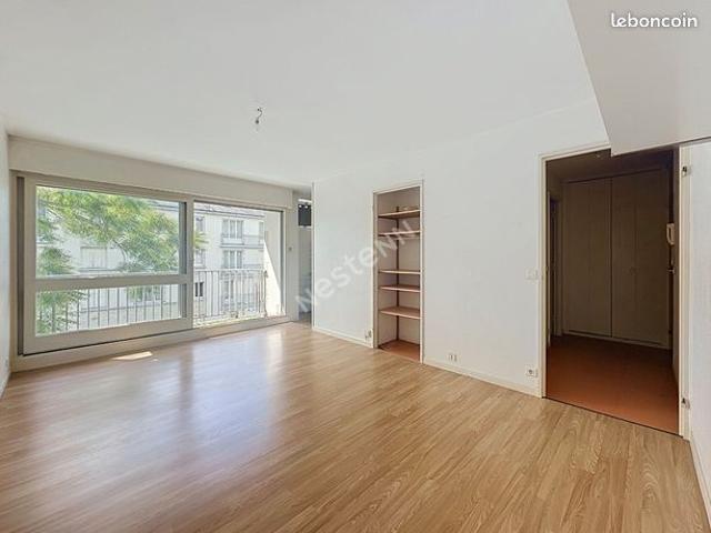Studio 1 pièce 30 m²