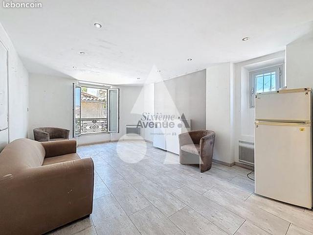 Studio 1 pièce 30 m²