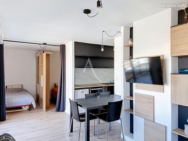 Studio 1 pièce 30 m²
