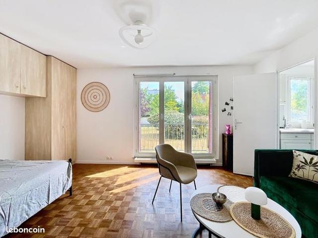 Studio 1 pièce 30 m²