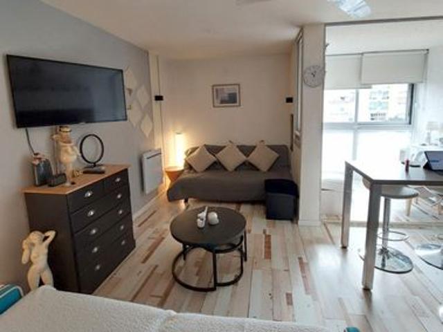 Studio 1 pièce 30 m²