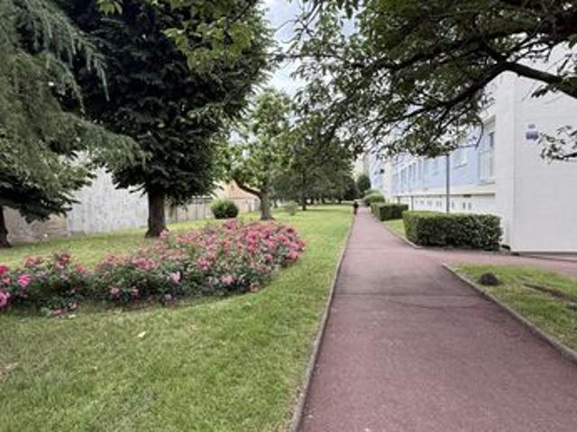 Studio 1 pièce 30 m²