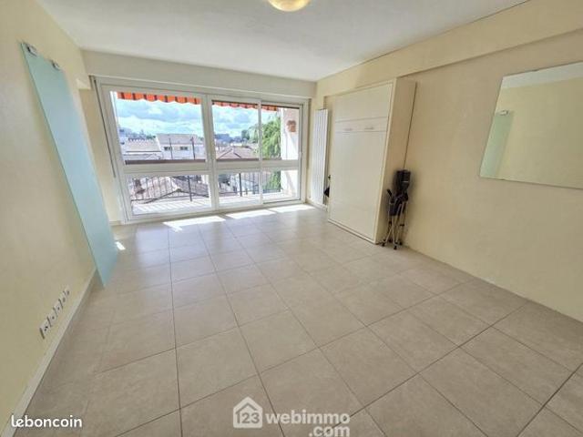 Studio 1 pièce 30 m²