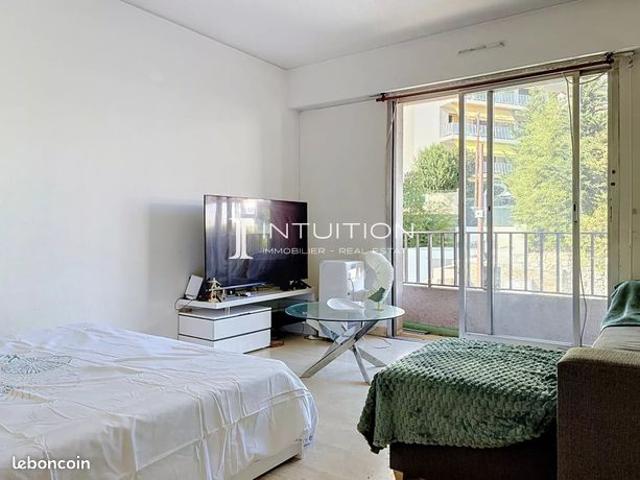 Studio 1 pièce 30 m²