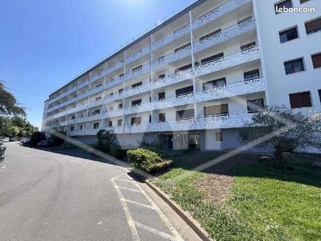 Studio 1 pièce 30 m²