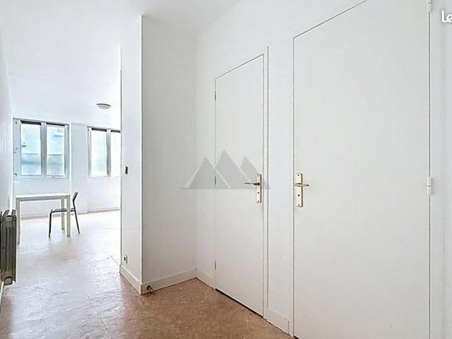 Studio 1 pièce 30 m²