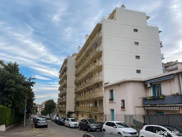 Studio 1 pièce 31 m²