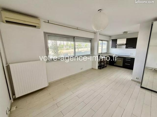 Studio 1 pièce 31 m²