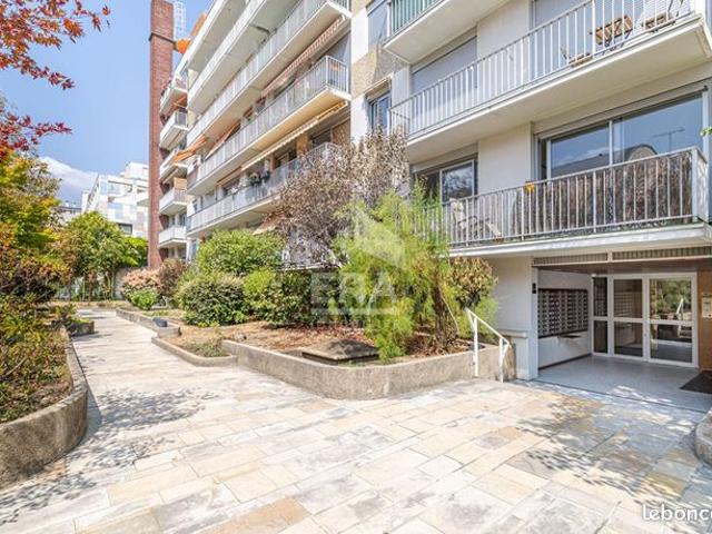 Studio 1 pièce 31 m²