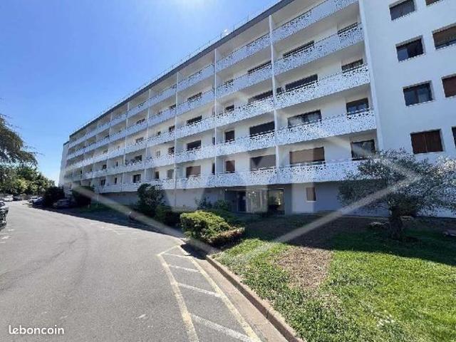 Studio 1 pièce 31 m²