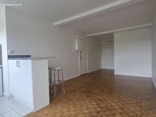 Studio 1 pièce 31 m²