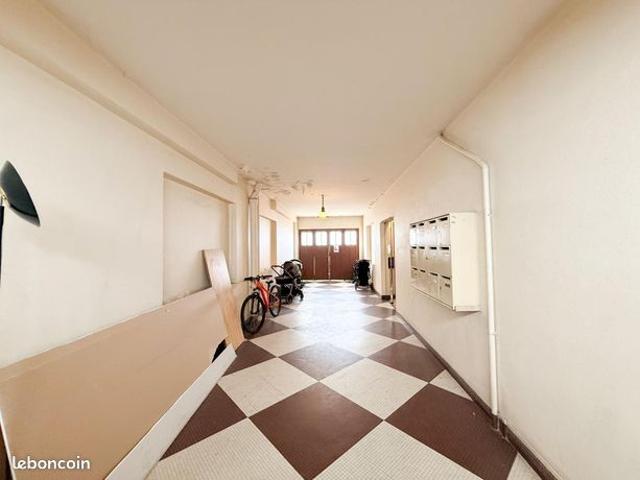 Studio 1 pièce 31 m²