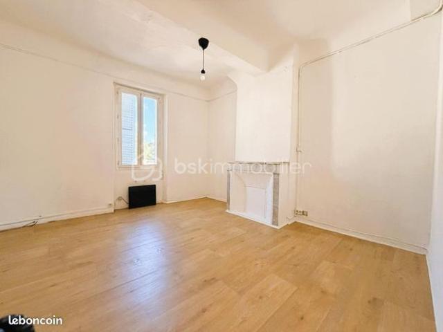Studio 1 pièce 31 m²