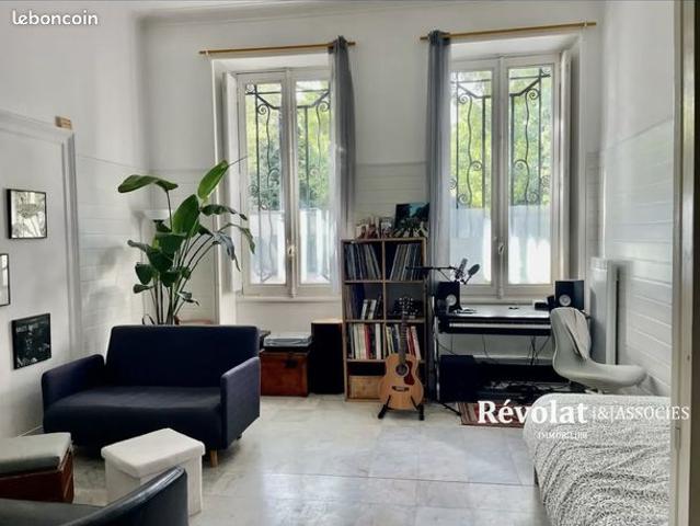 Studio 1 pièce 31 m²