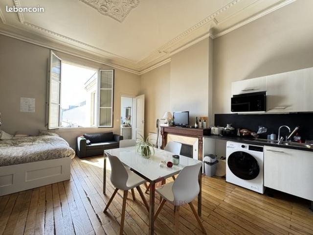 Studio 1 pièce 31 m²