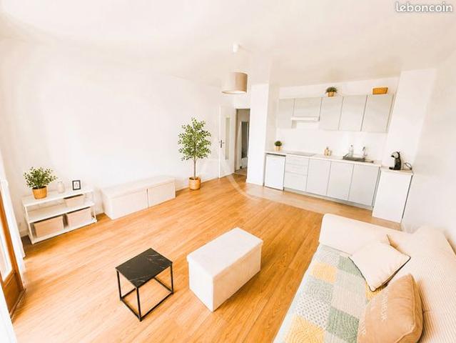 Studio 1 pièce 32 m²