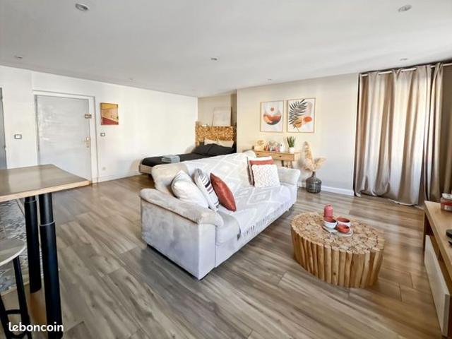 Studio 1 pièce 32 m²
