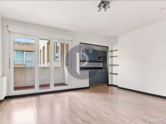 Studio 1 pièce 32 m²