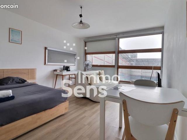 Studio 1 pièce 32 m²