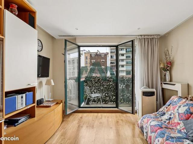 Studio 1 pièce 32 m²