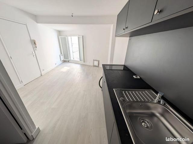 Studio 1 pièce 32 m²