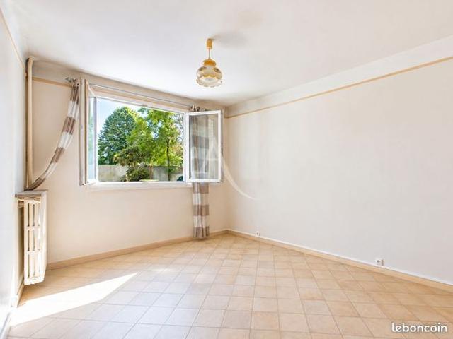 Studio 1 pièce 32 m²