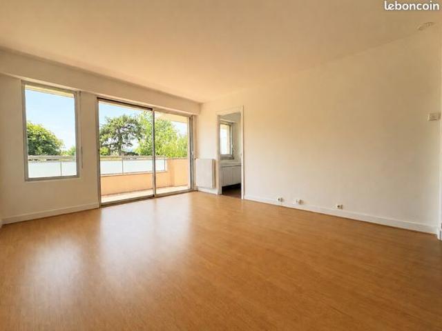 Studio 1 pièce 32 m²